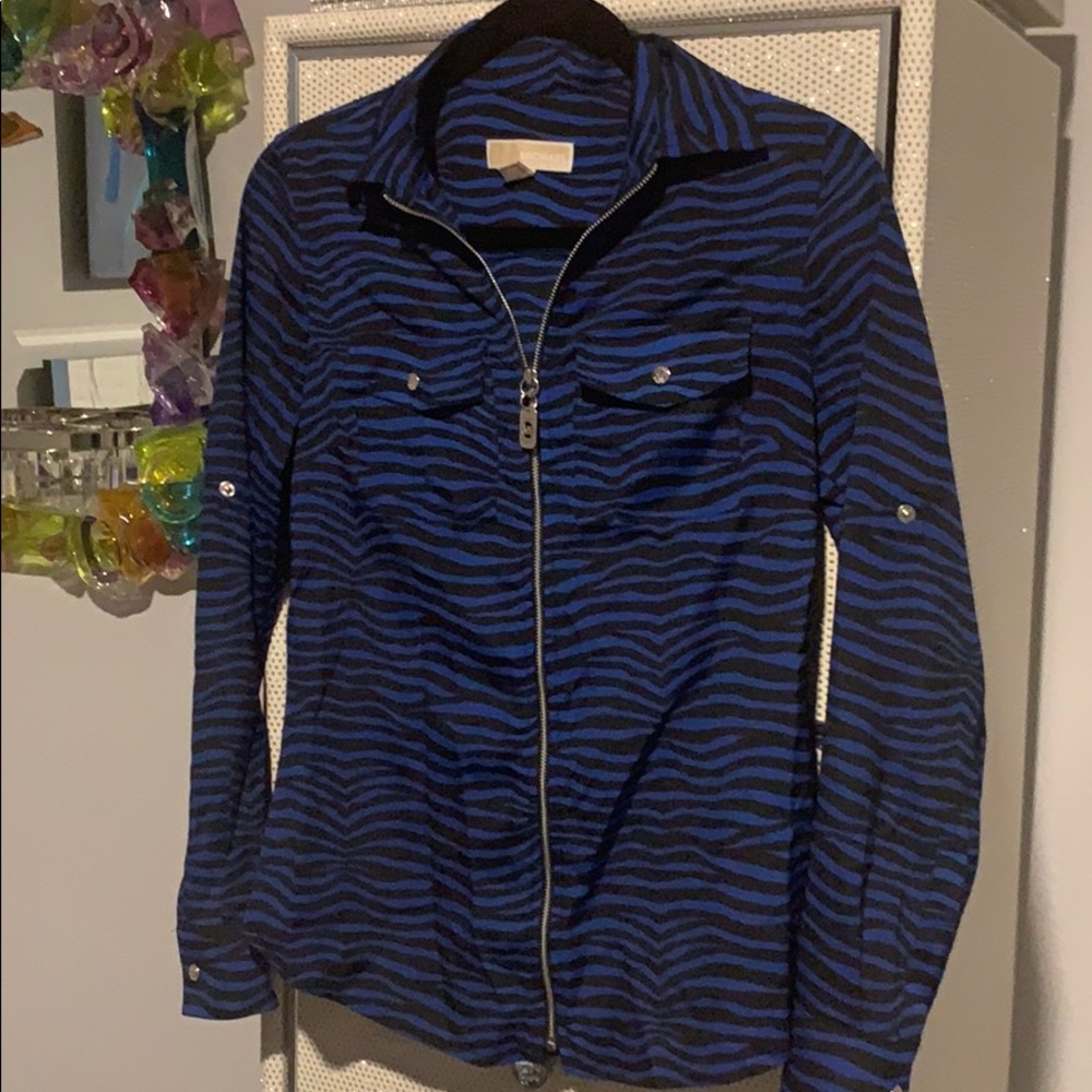 ⭐️LONG SLEEVE XS MICHAEL KORS SHIRT 👕